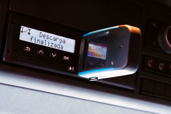 Servicio de calibración de tacógrafos multimarca