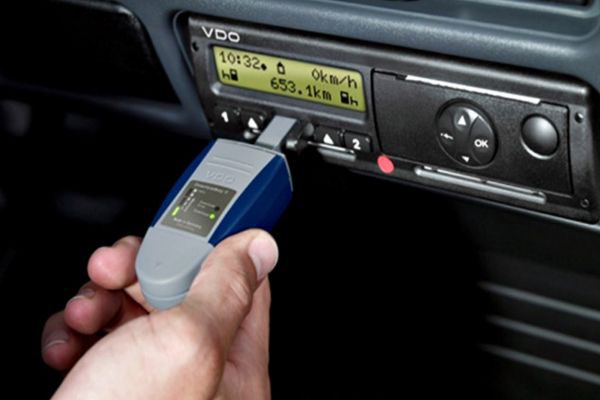 Calibración de tacógrafos para camiones y vehículos industriales en Ávila