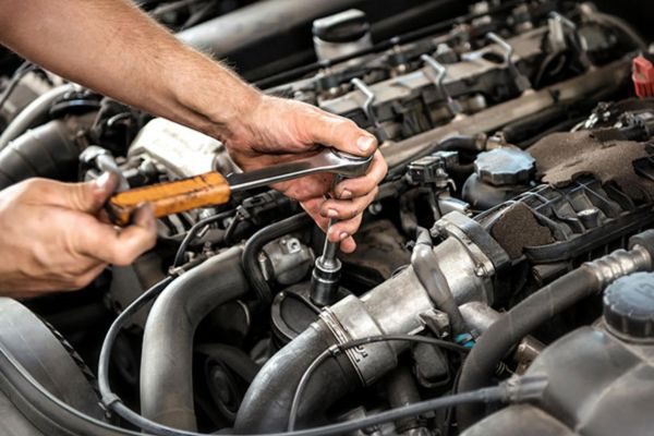 Mantenimiento y reparación de vehículo industrial en lastras y martin